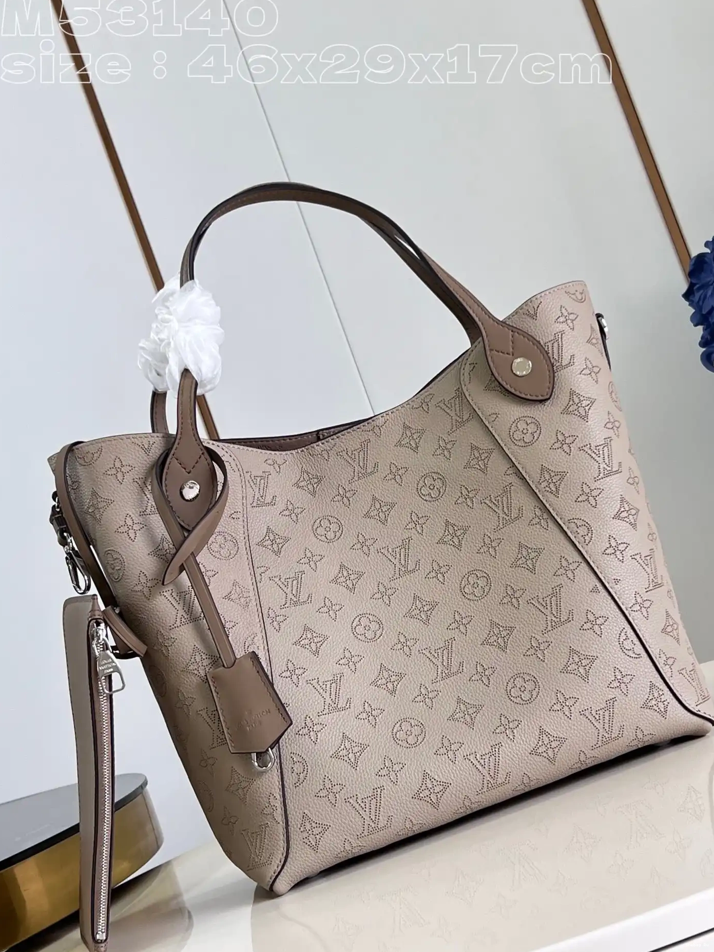 x x 17CM 29.5 LOUIS VUITTON HINA-46 0601